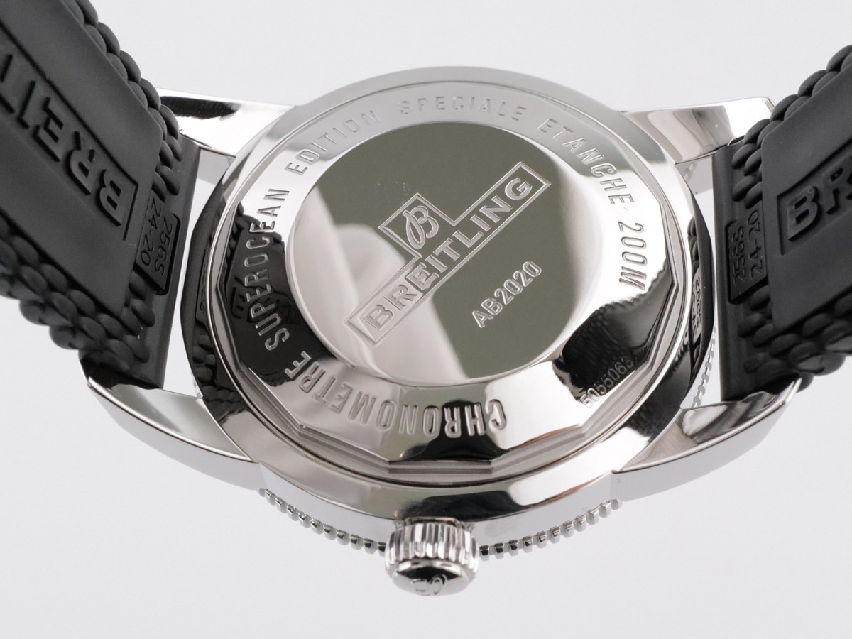 Швейцарський годинник Breitling Superocean Heritage II 46 B20