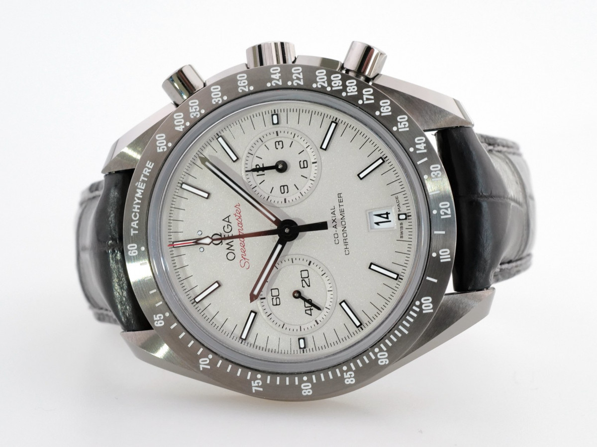 Швейцарские часы Omega Speedmaster Grey Side of the Moon Ceramic Chronograph