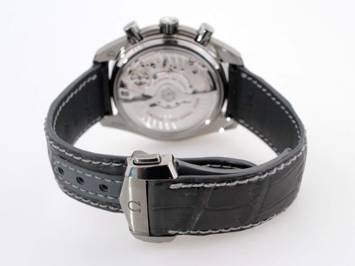 Швейцарские часы Omega Speedmaster Grey Side of the Moon Ceramic Chronograph