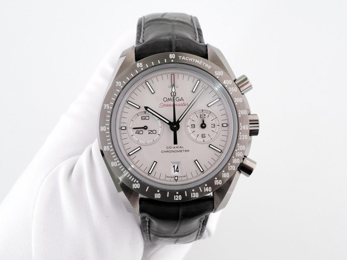 Швейцарские часы Omega Speedmaster Grey Side of the Moon Ceramic Chronograph