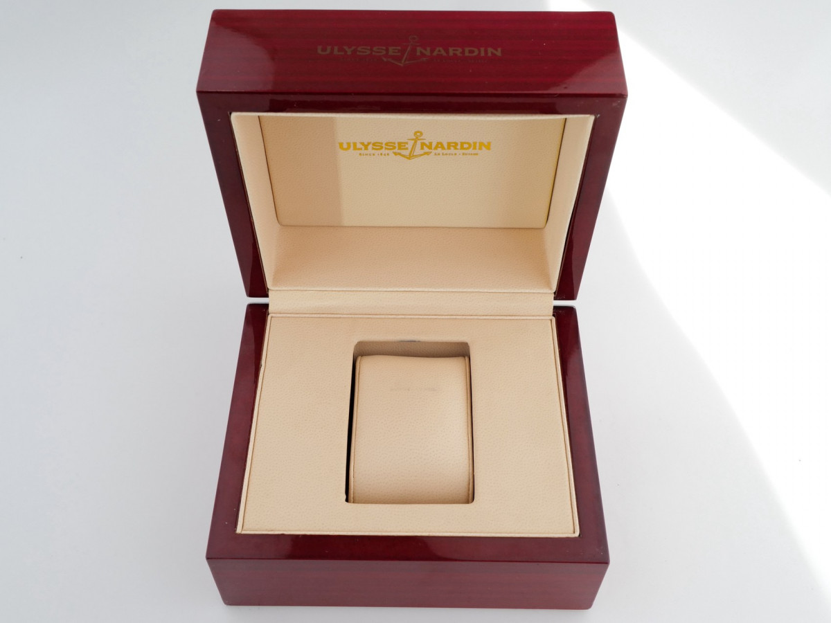 Швейцарские часы Ulysse Nardin Maxi Marine Chronometer Black Dial