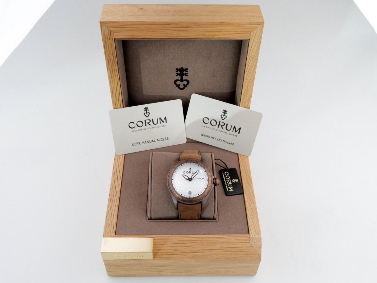 Швейцарський годинник Corum Bubble Golf 47 Bronze