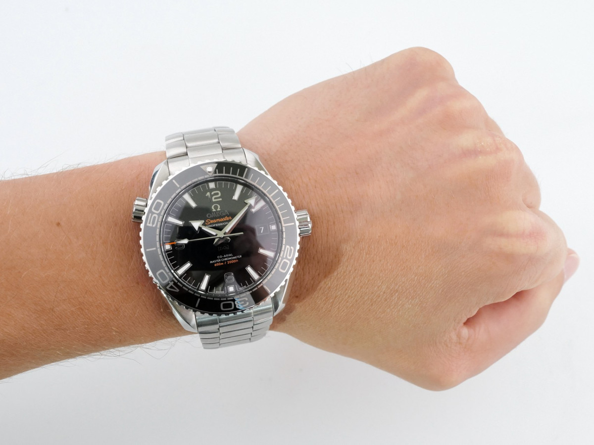 Swiss watch Omega Seamaster Planet Ocean 600m Co-Axial Master Chronometer