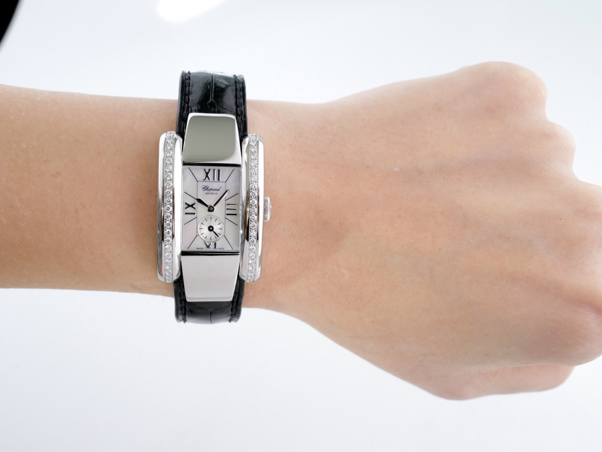Швейцарские часы Chopard La Strada Diamonds Mother of Pearl Dial