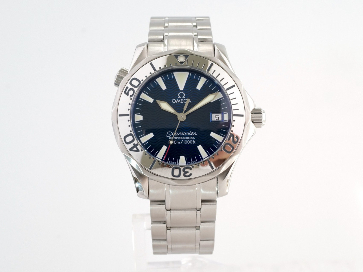 Швейцарские часы Omega Seamaster Professional 300m Electric Blue