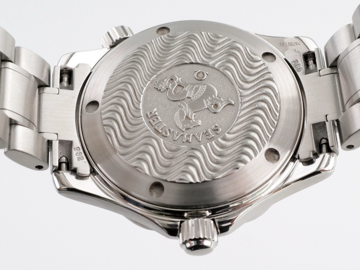 Швейцарские часы Omega Seamaster Professional 300m Electric Blue