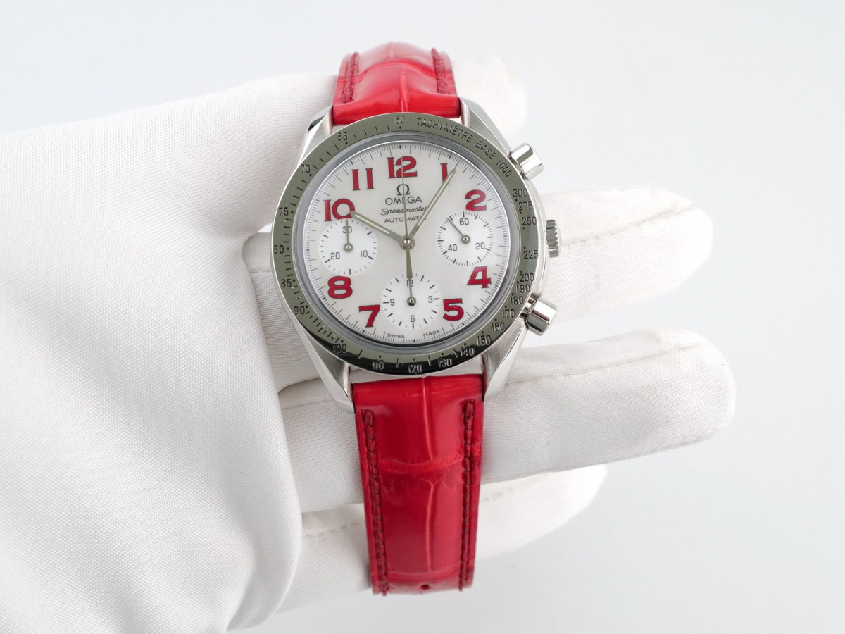 Швейцарские часы Omega Speedmaster Reduced Lady MOP Dial