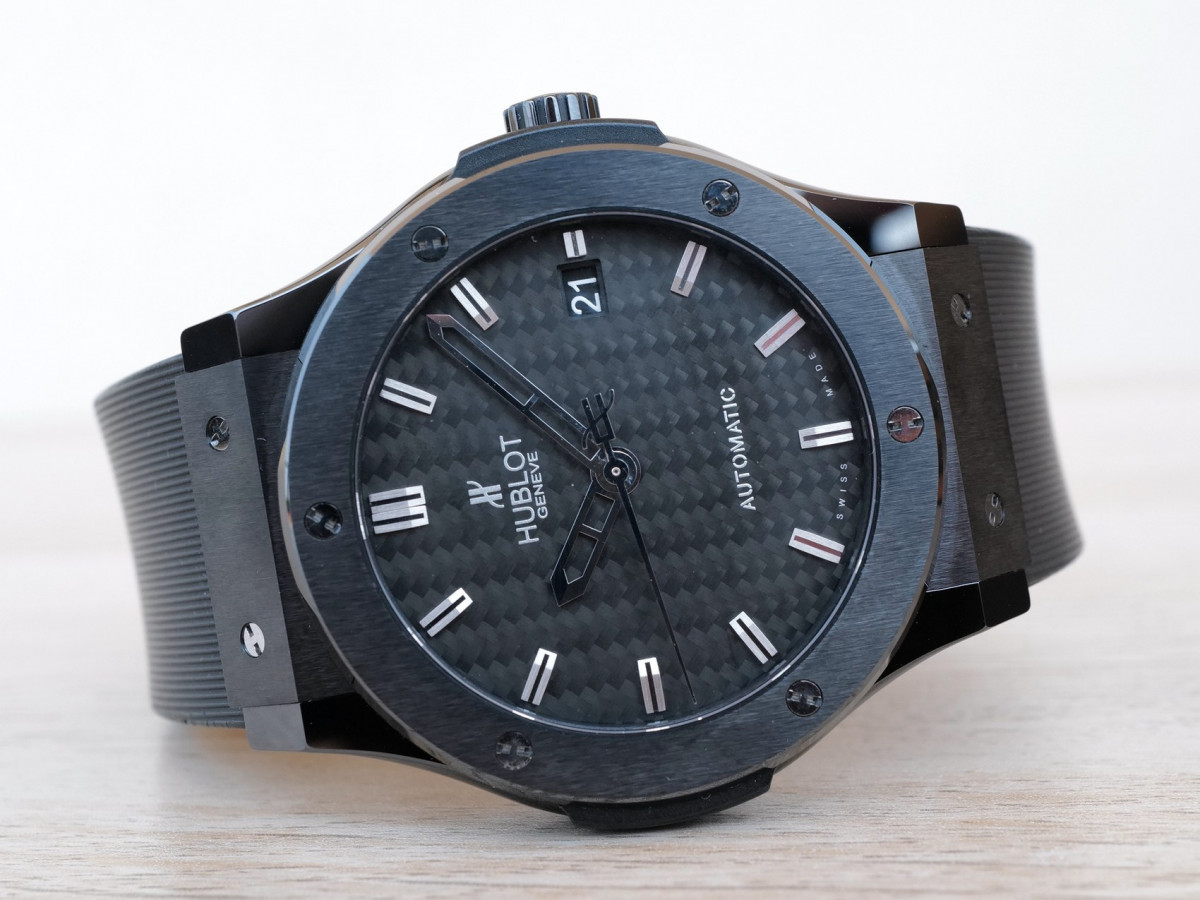 Швейцарские часы Hublot Classic Fusion Black Magic Ceramic