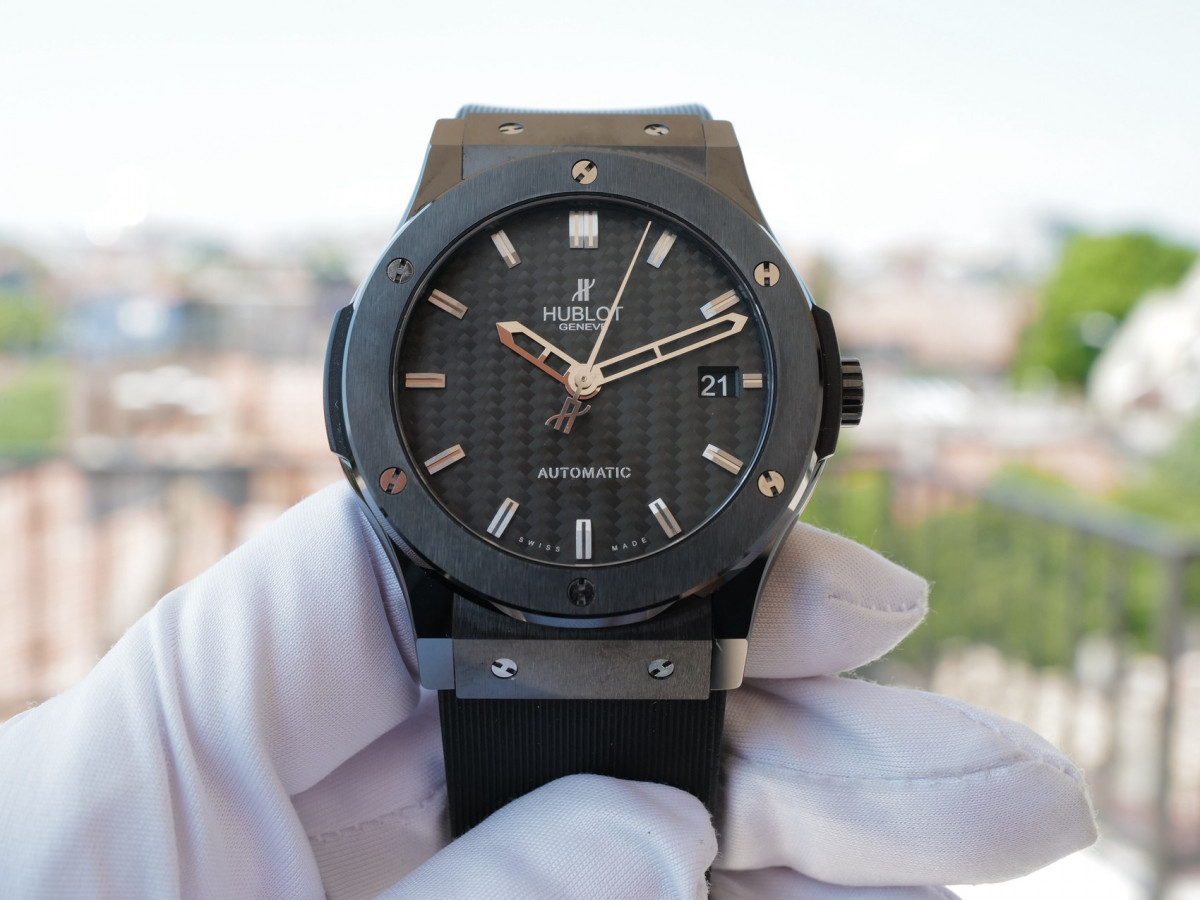 Швейцарские часы Hublot Classic Fusion Black Magic Ceramic