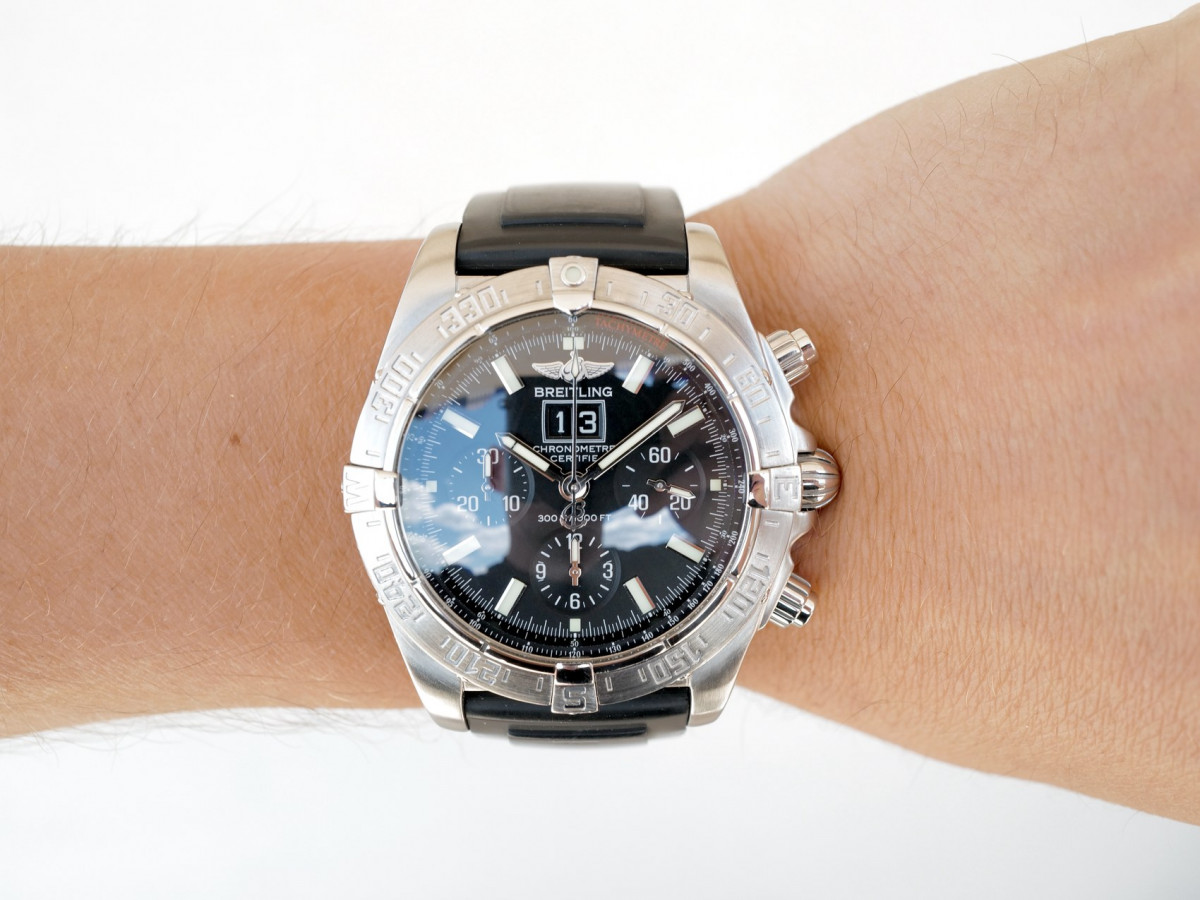Швейцарський годинник Breitling Chronomat Big Date Blackbird
