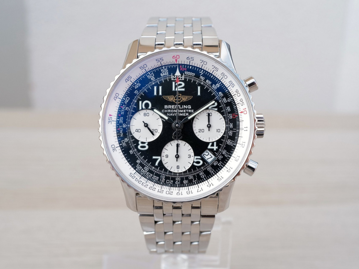 Швейцарские часы Breitling Navitimer Chronograph Black Dial