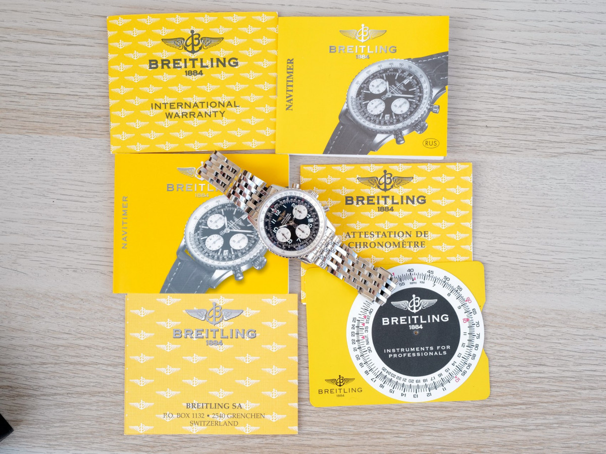 Швейцарские часы Breitling Navitimer Chronograph Black Dial