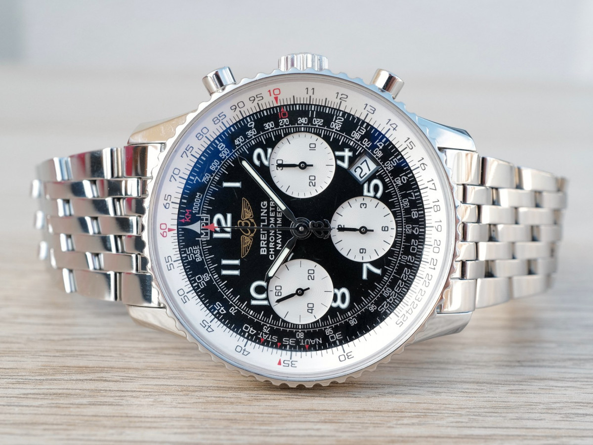 Швейцарские часы Breitling Navitimer Chronograph Black Dial