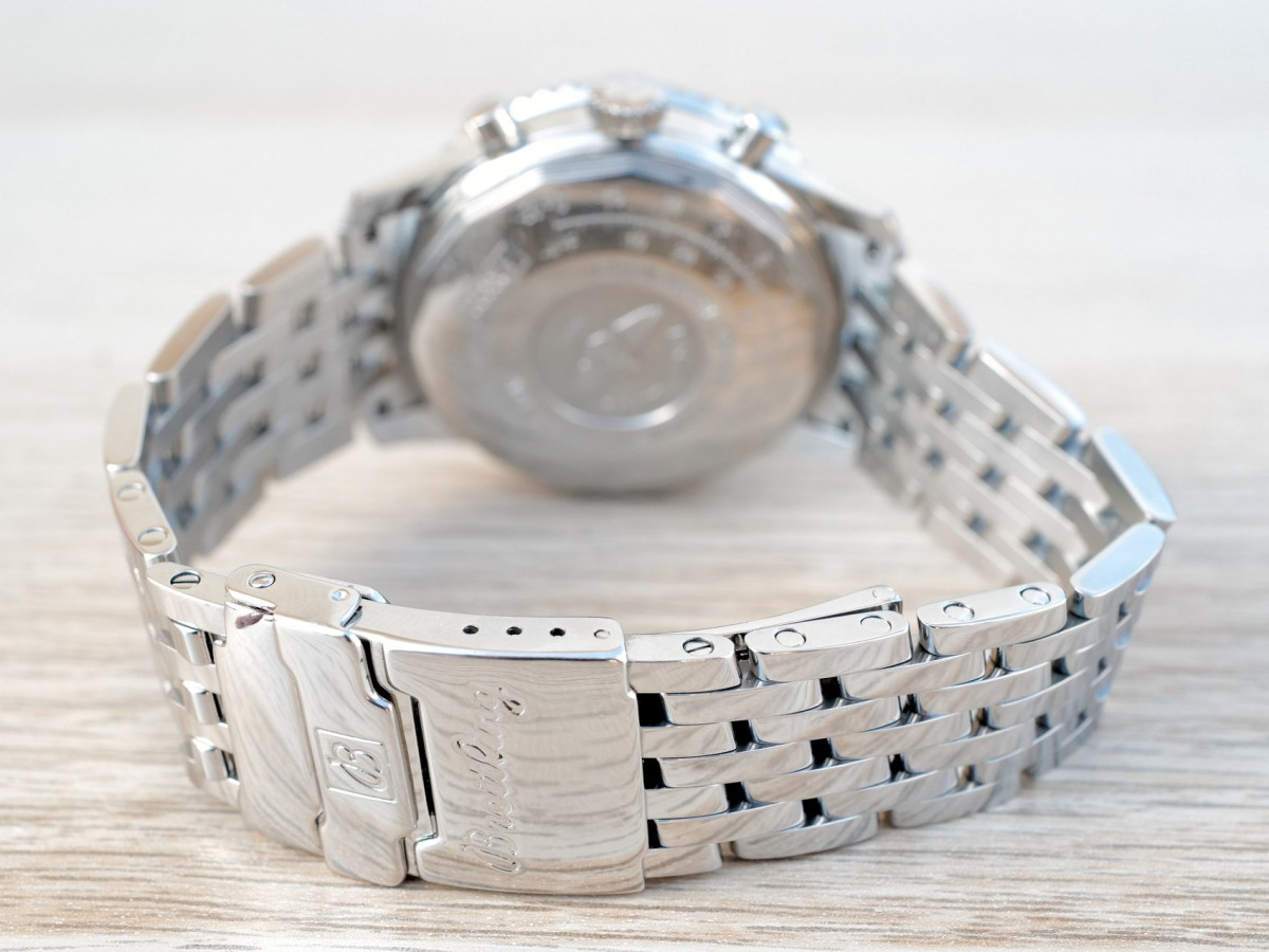 Швейцарские часы Breitling Navitimer Chronograph Black Dial