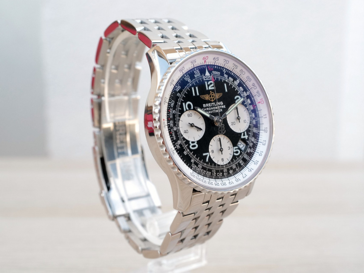 Швейцарские часы Breitling Navitimer Chronograph Black Dial