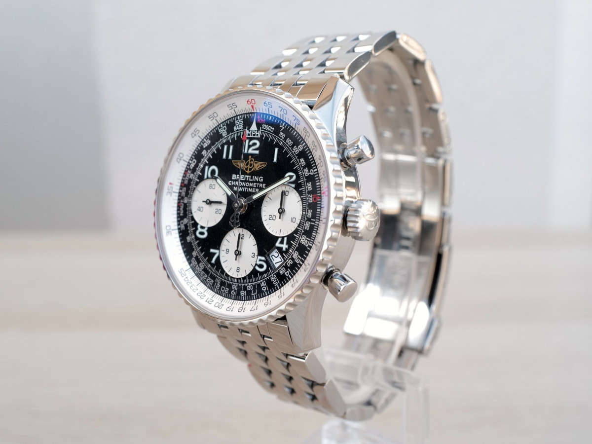 Швейцарские часы Breitling Navitimer Chronograph Black Dial