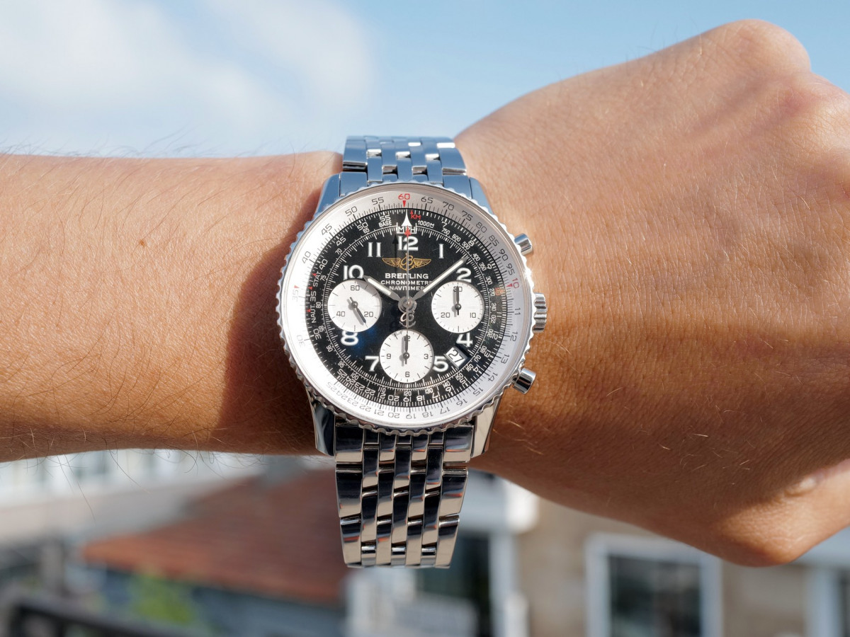 Швейцарские часы Breitling Navitimer Chronograph Black Dial
