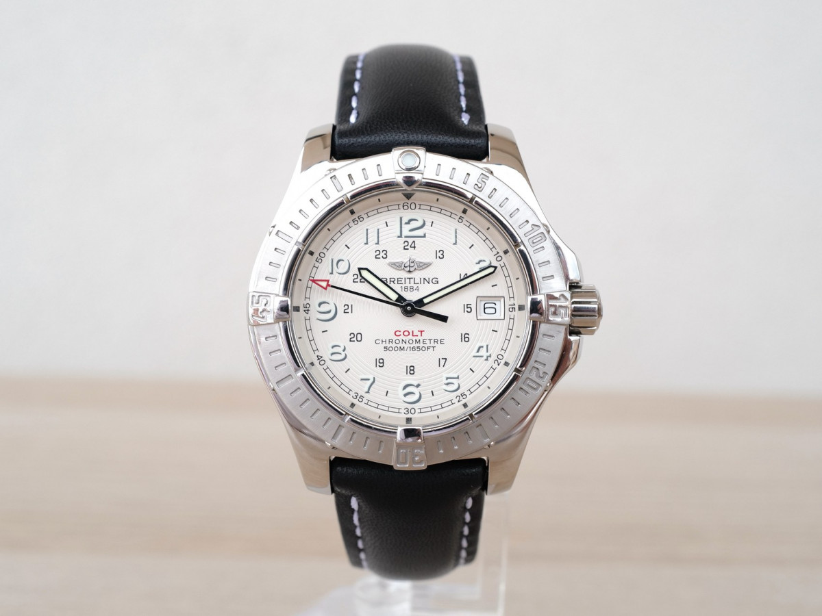 Швейцарський годинник Breitling Colt Quartz