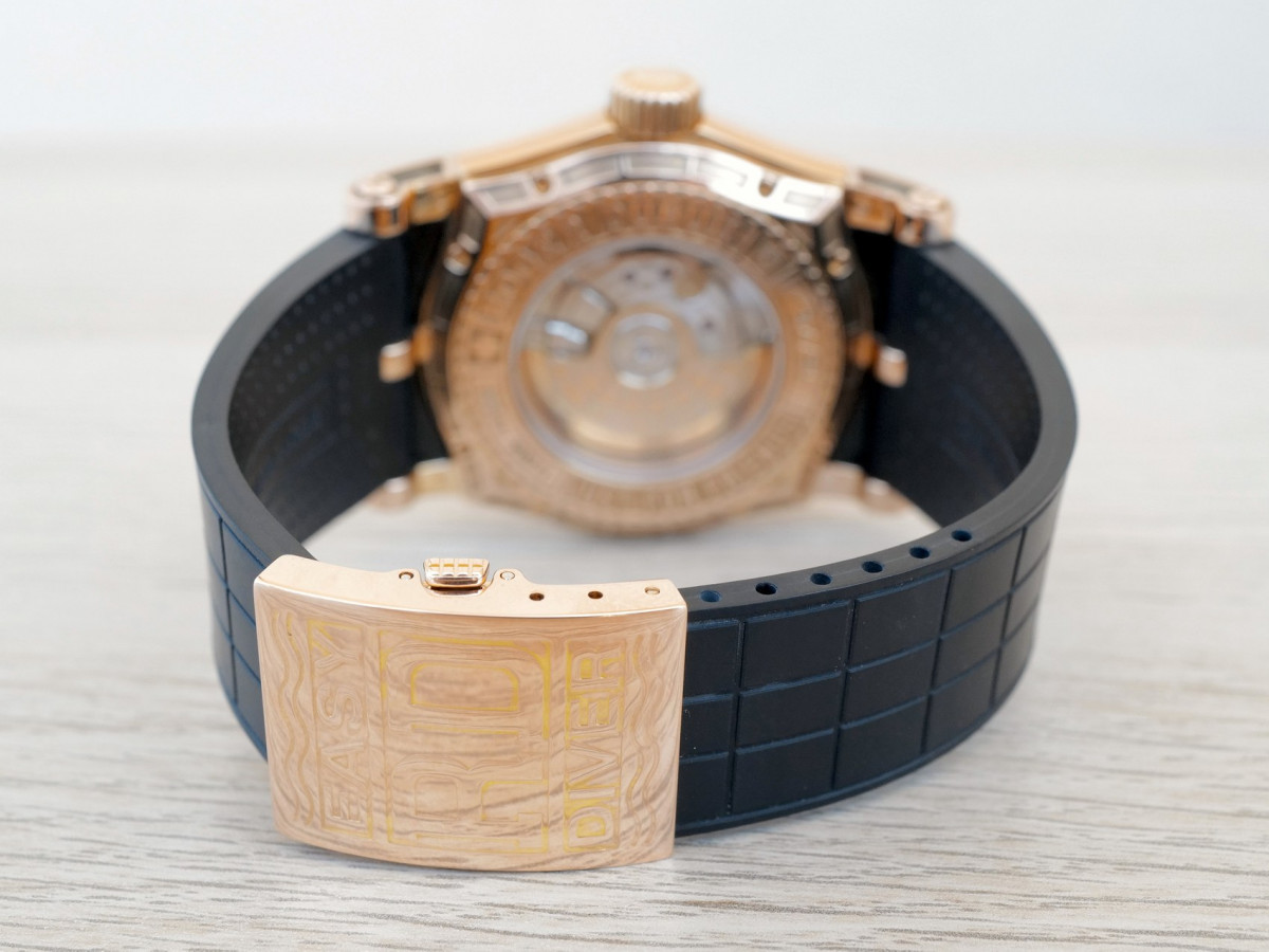 Швейцарський годинник Roger Dubuis Easy Diver 18K Rose Gold Limited Edition 18/28