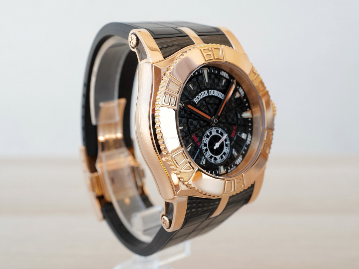 Швейцарський годинник Roger Dubuis Easy Diver 18K Rose Gold Limited Edition 18/28