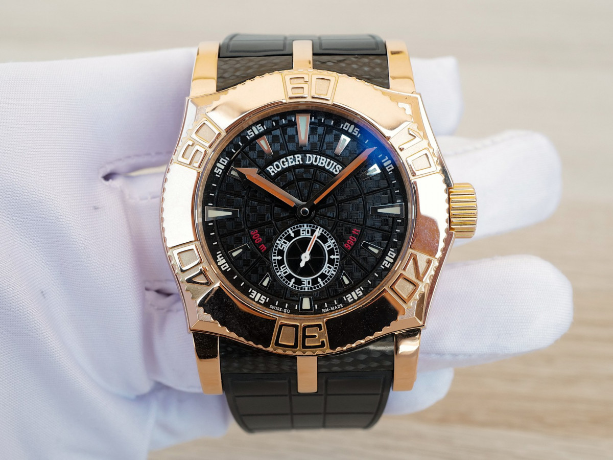 Швейцарський годинник Roger Dubuis Easy Diver 18K Rose Gold Limited Edition 18/28