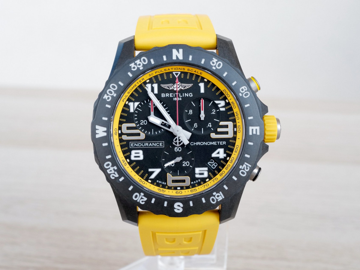 Швейцарський годинник Breitling Endurance Pro Breitlight Yellow 44