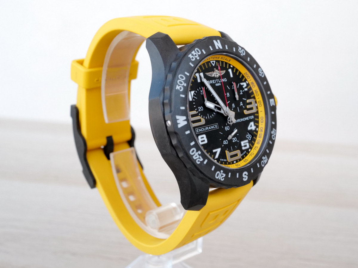 Швейцарський годинник Breitling Endurance Pro Breitlight Yellow 44