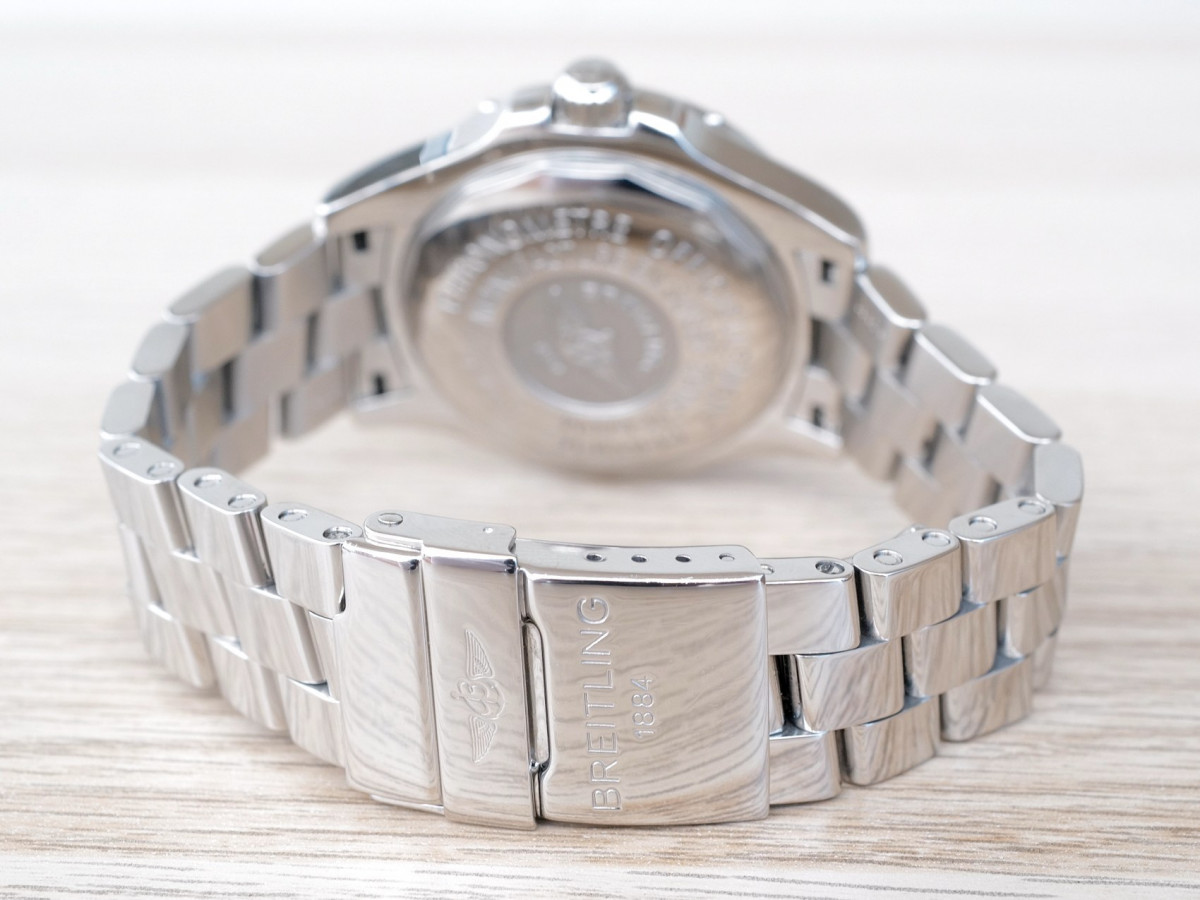 Швейцарський годинник Breitling SuperOcean Automatic Chronometer Black Dial