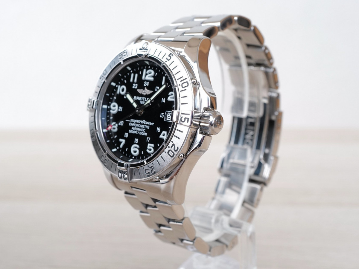 Швейцарський годинник Breitling SuperOcean Automatic Chronometer Black Dial