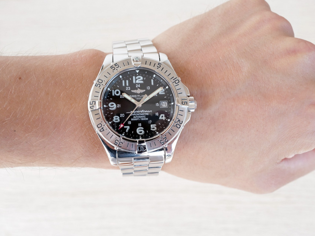 Швейцарський годинник Breitling SuperOcean Automatic Chronometer Black Dial