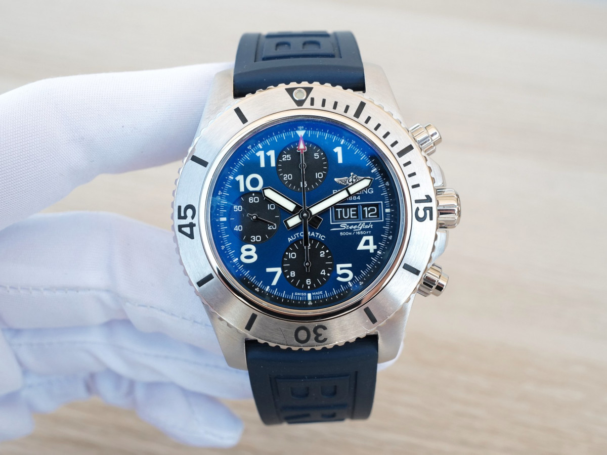 Швейцарський годинник Breitling Superocean Chronograph Steelfish