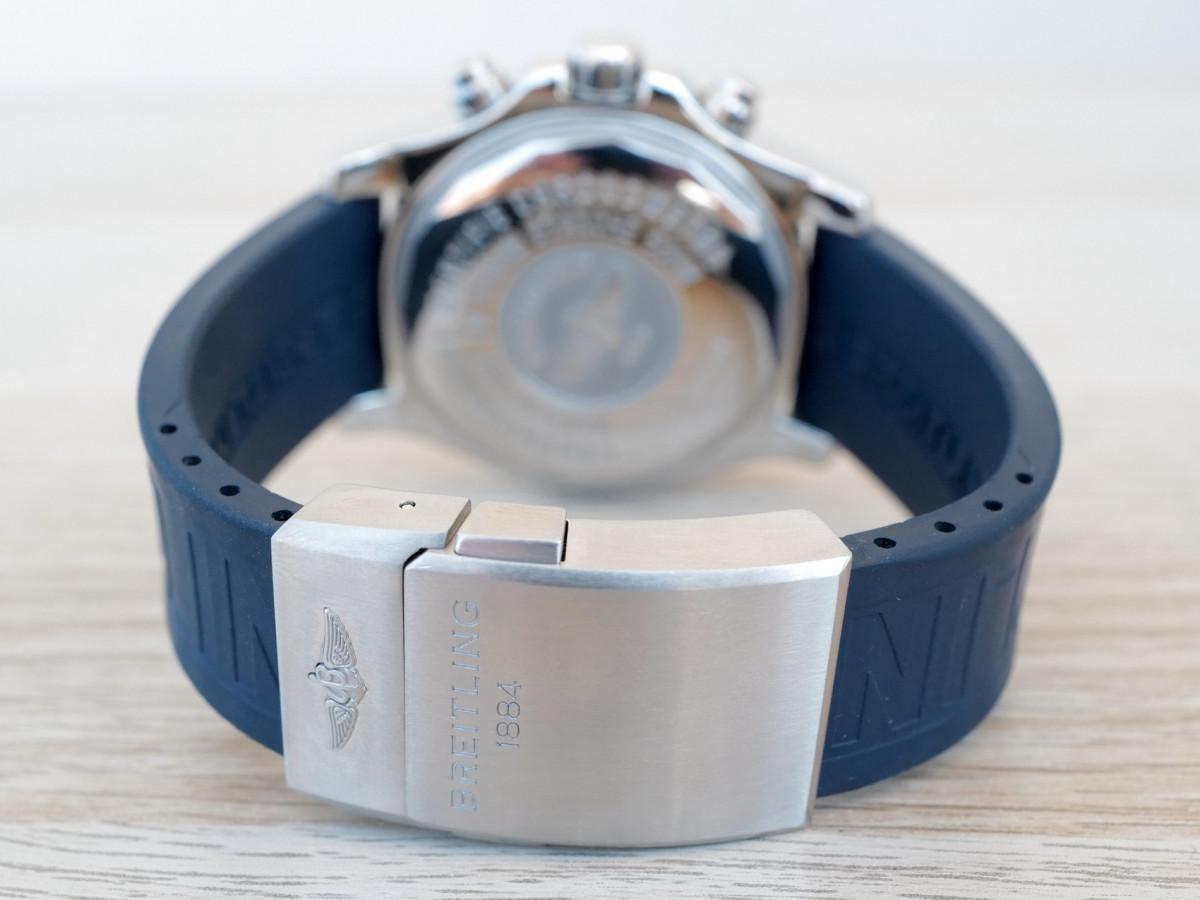 Швейцарський годинник Breitling Superocean Chronograph Steelfish