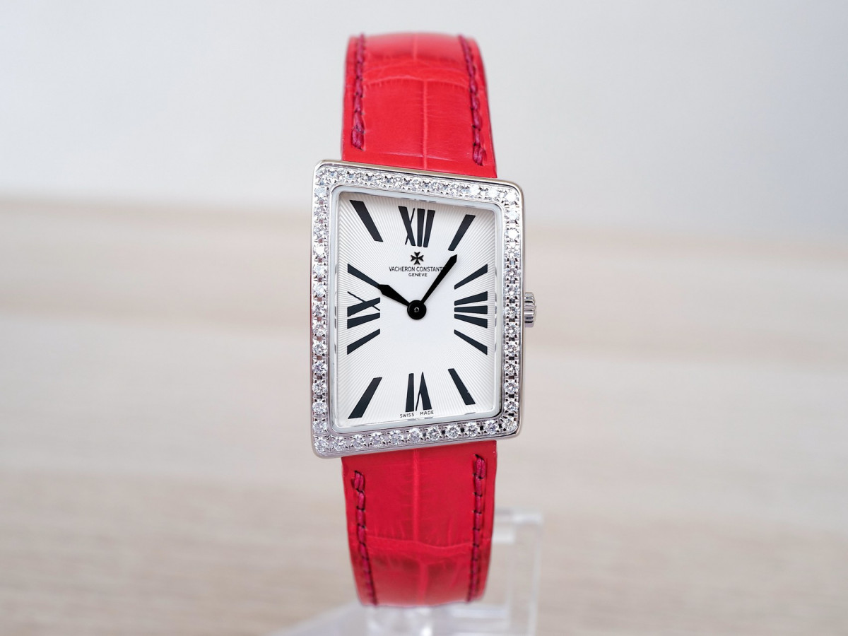 Швейцарские часы Vacheron Constantin 1972 Asymmetric 18K White Gold Diamonds