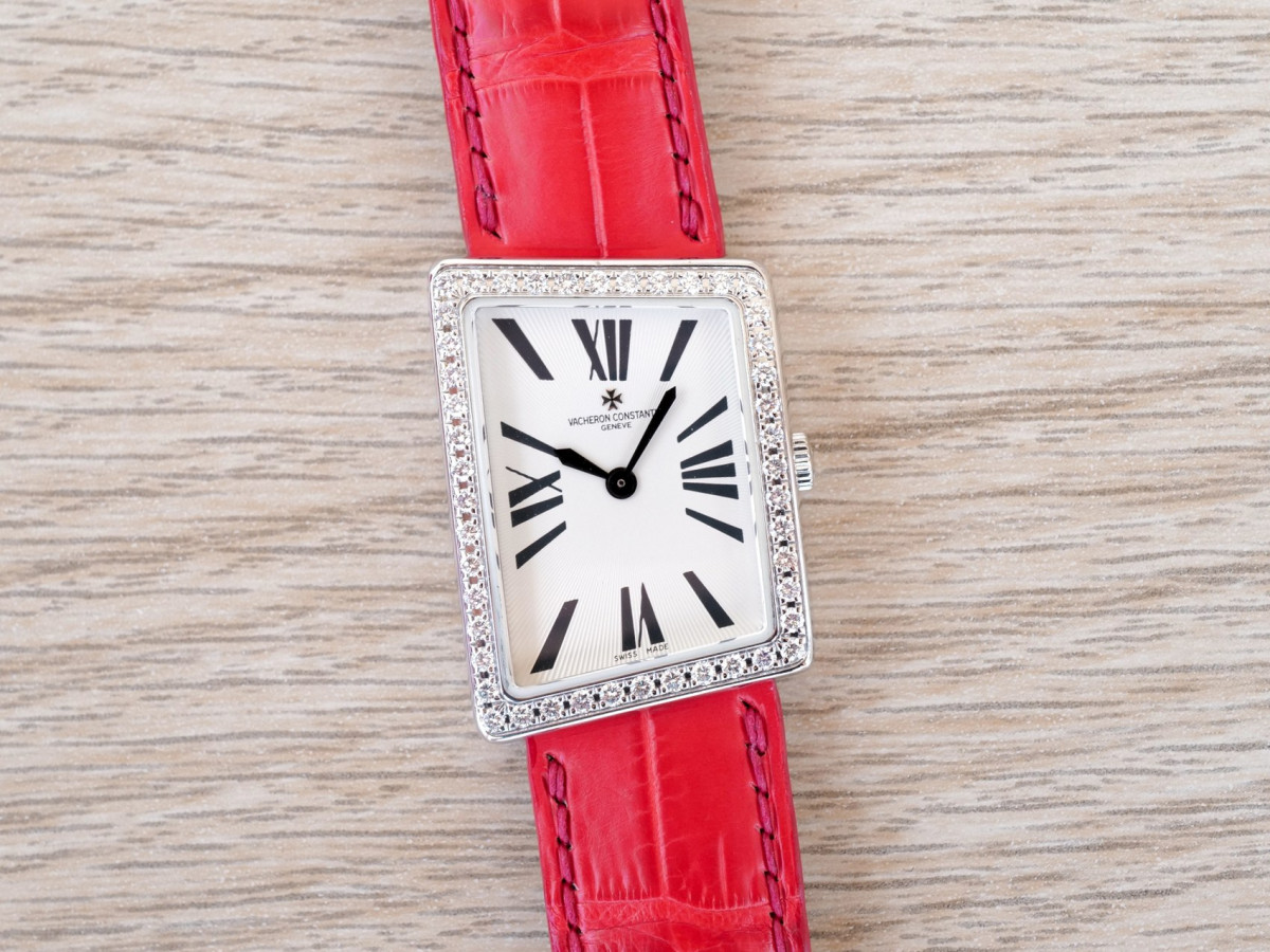 Швейцарские часы Vacheron Constantin 1972 Asymmetric 18K White Gold Diamonds