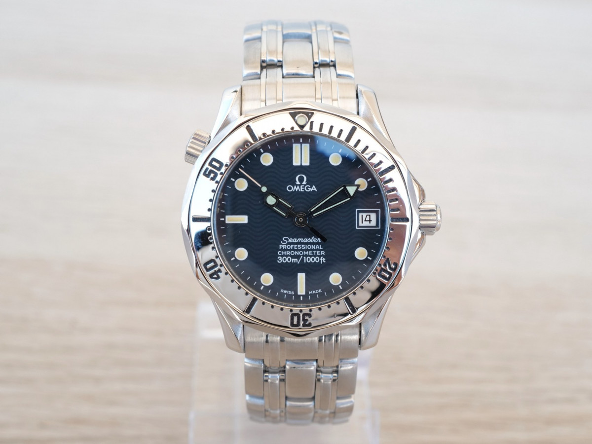 Швейцарський годинник Omega Seamaster Diver 300M Midsize Automatic
