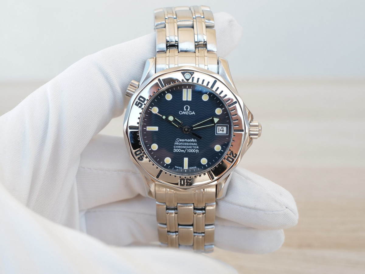 Швейцарський годинник Omega Seamaster Diver 300M Midsize Automatic