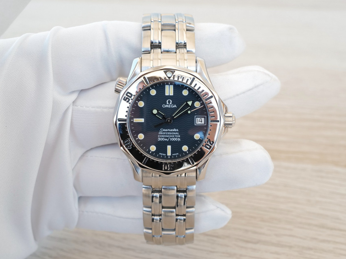 Швейцарський годинник Omega Seamaster Diver 300M Midsize Automatic