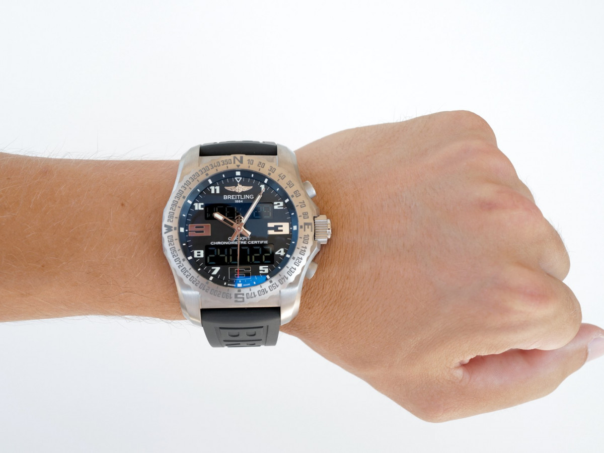 Швейцарские часы Breitling Cockpit B50 Titanium