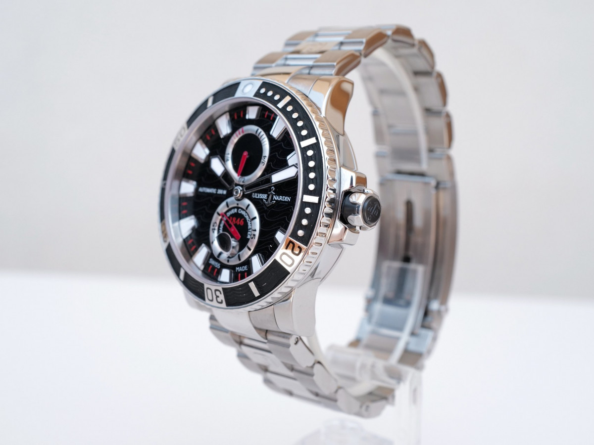 Swiss watch Ulysse Nardin Maxi Marine Diver Titanium Black Dial