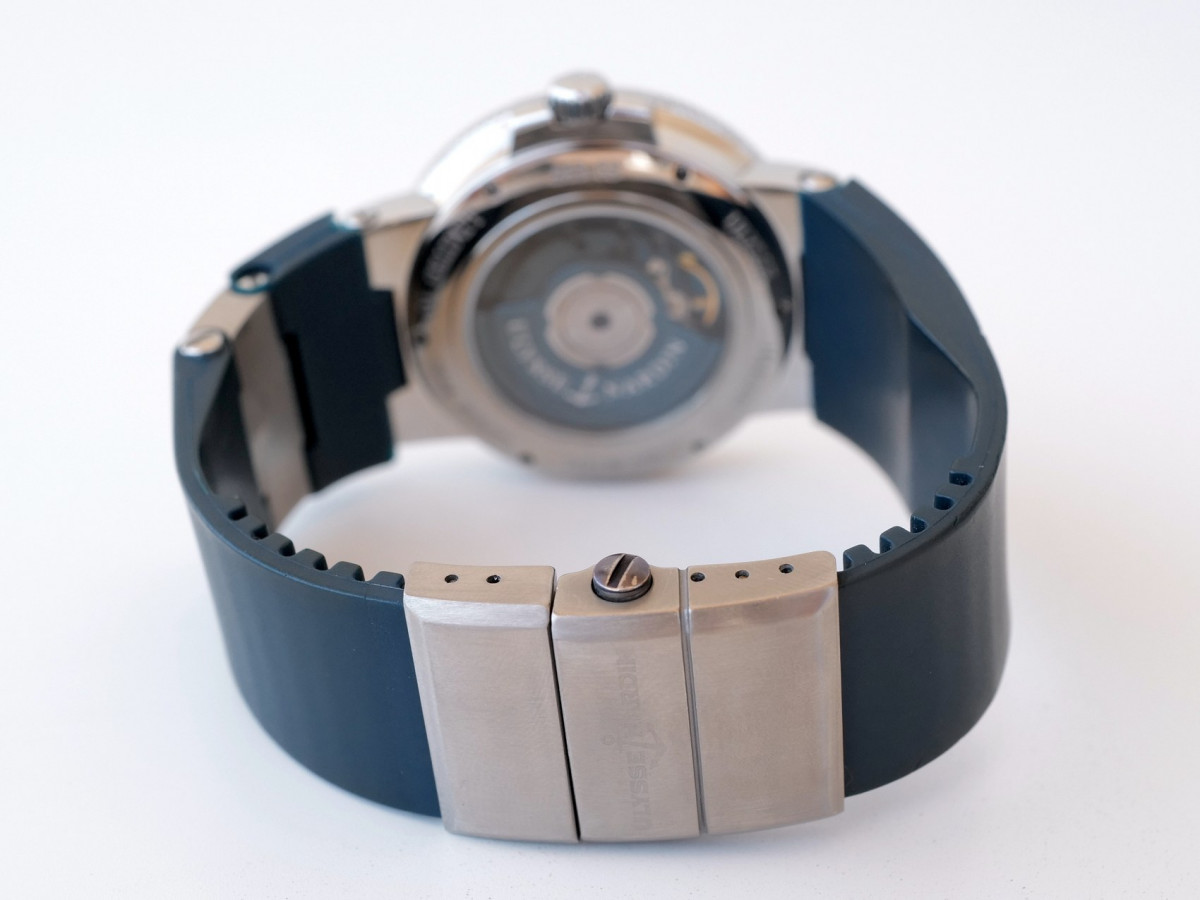 Швейцарские часы Ulysse Nardin Maxi Marine Blue Wave Limited Edition