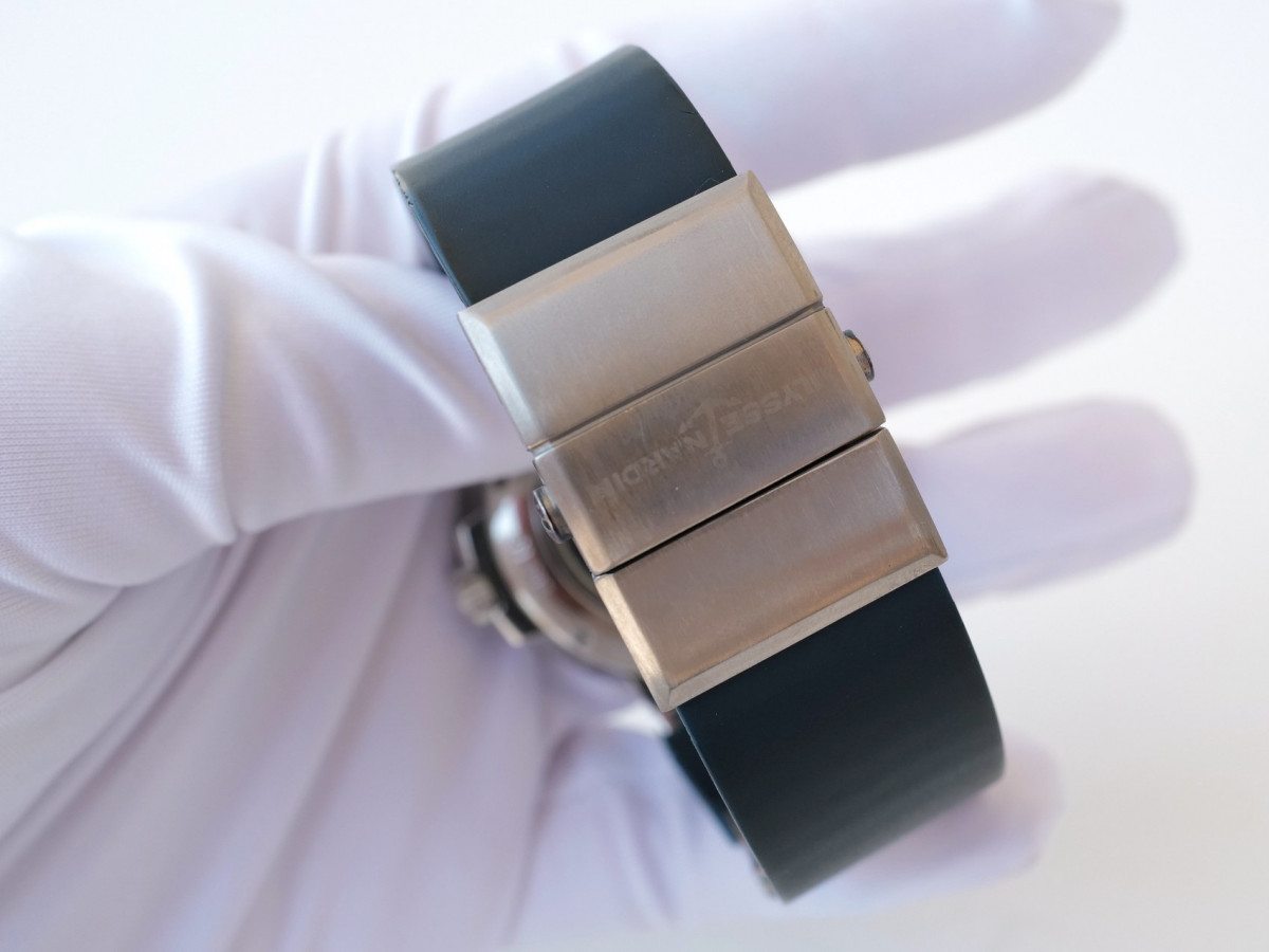 Швейцарские часы Ulysse Nardin Maxi Marine Blue Wave Limited Edition