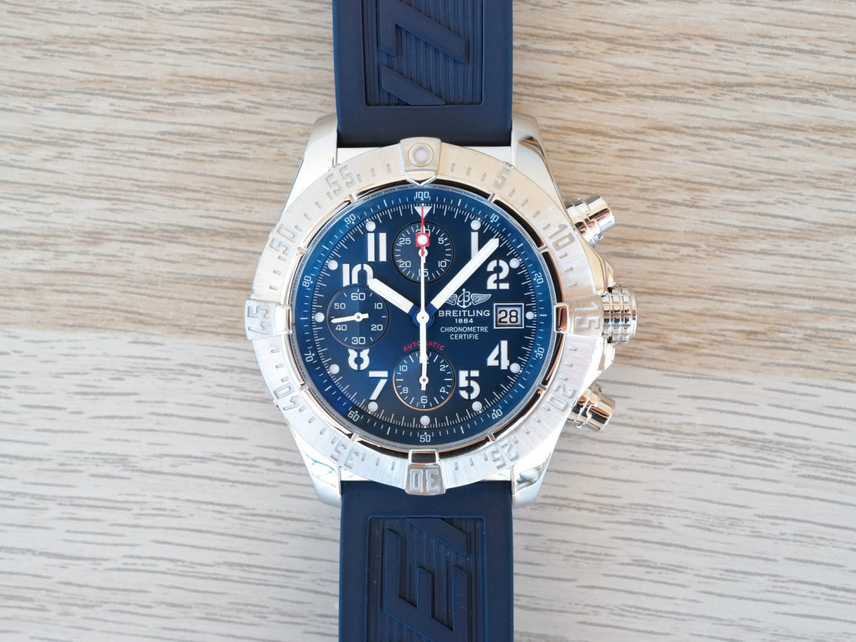 Швейцарський годинник Breitling Avenger Skyland Chronograph Blue Dial