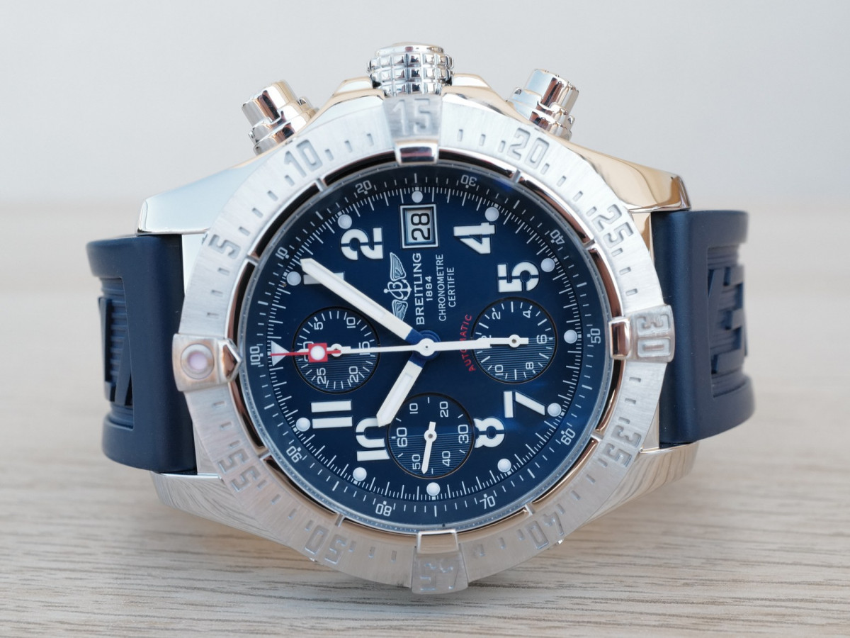 Швейцарський годинник Breitling Avenger Skyland Chronograph Blue Dial