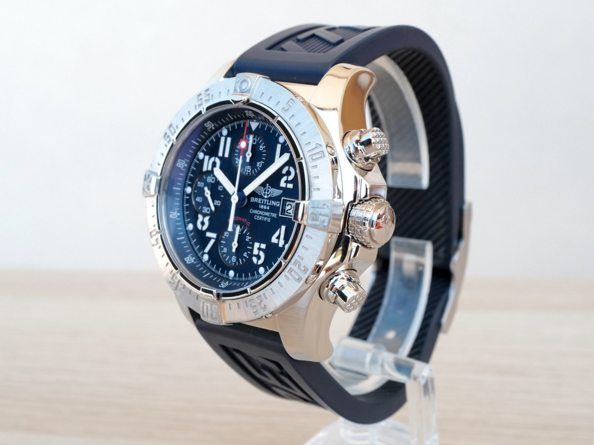 Швейцарський годинник Breitling Avenger Skyland Chronograph Blue Dial