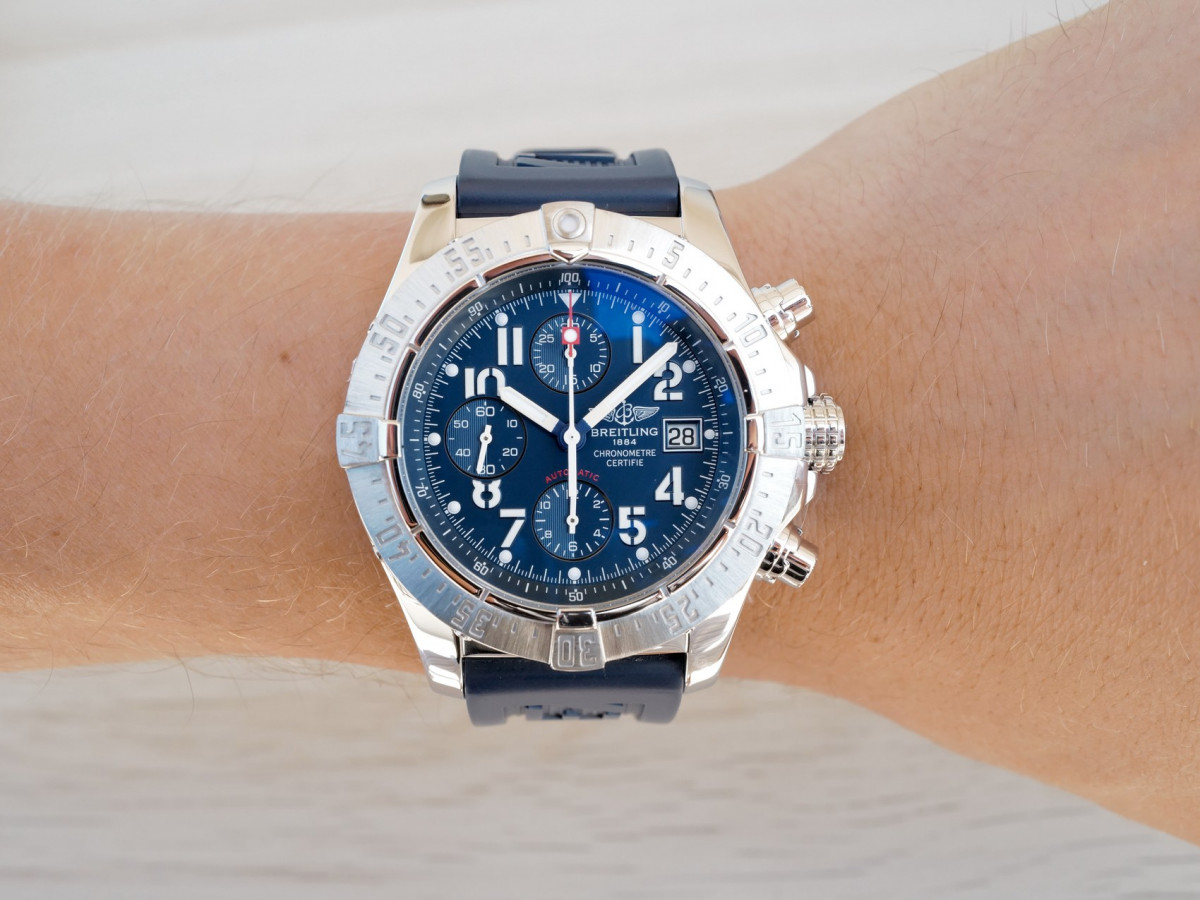 Швейцарський годинник Breitling Avenger Skyland Chronograph Blue Dial