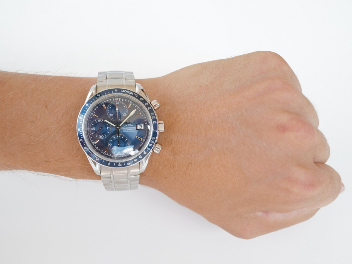 Швейцарские часы Omega Speedmaster Date Blue Dial