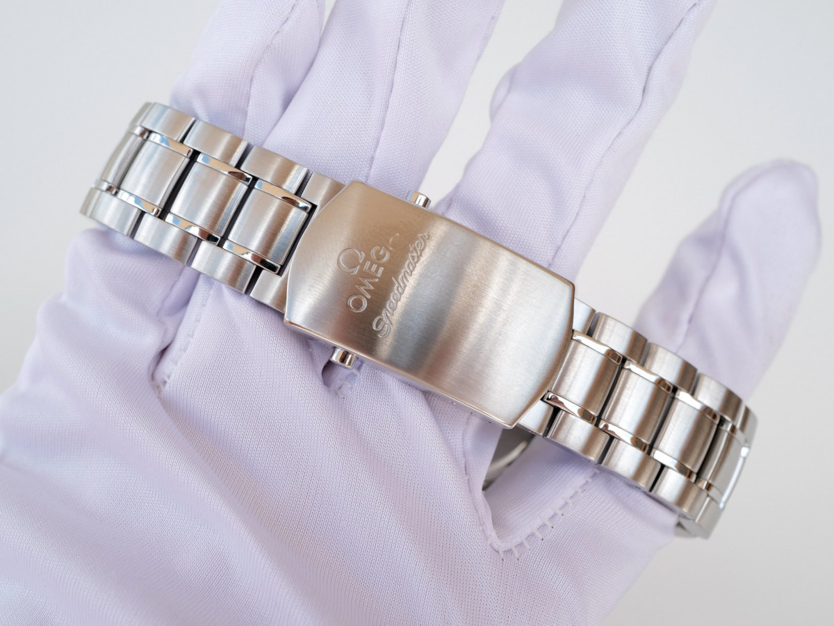 Швейцарские часы Omega Speedmaster Date Blue Dial