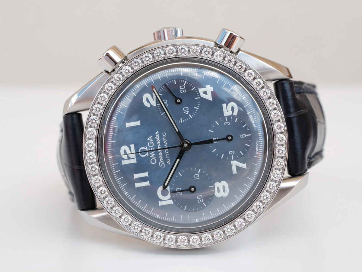 Швейцарський годинник Omega Speedmaster Reduced Lady Diamonds Blue MOP Dial