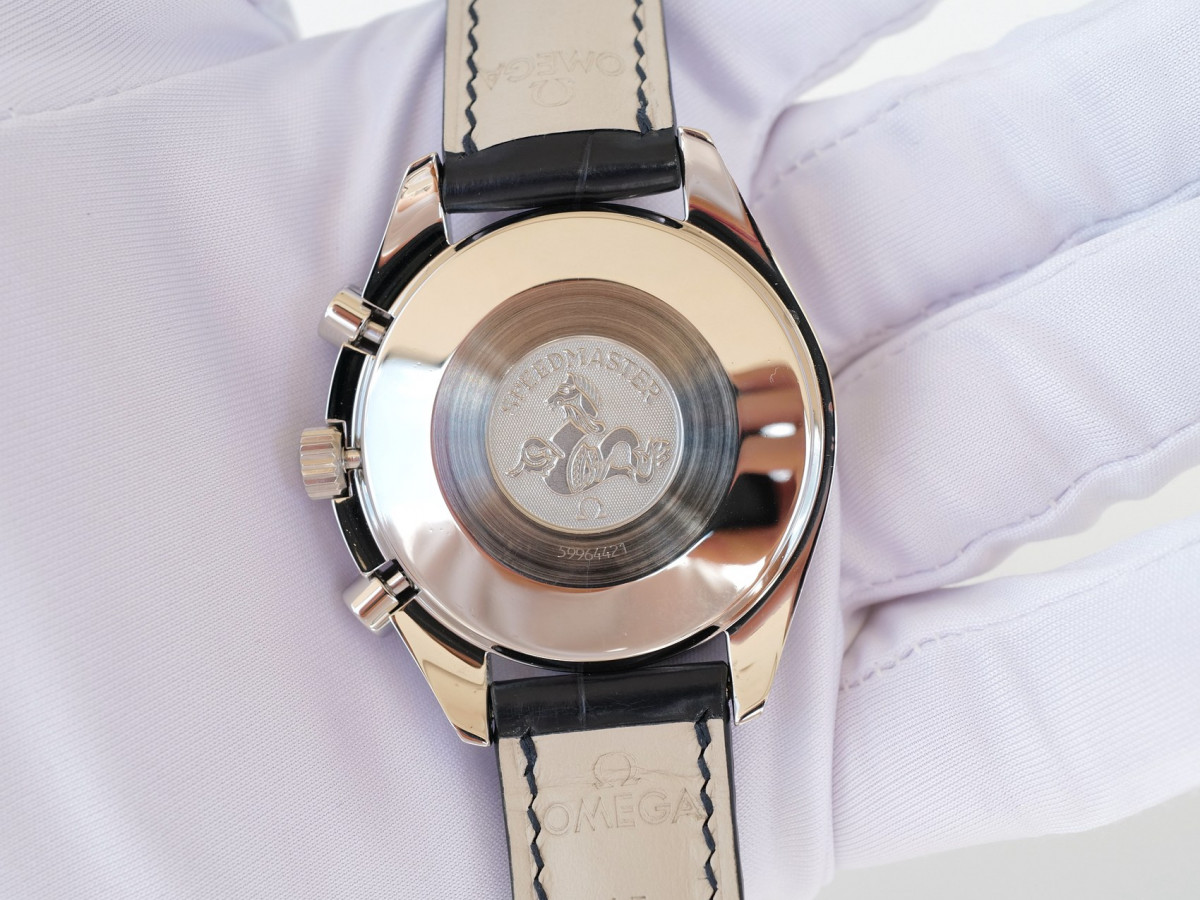 Швейцарський годинник Omega Speedmaster Reduced Lady Diamonds Blue MOP Dial