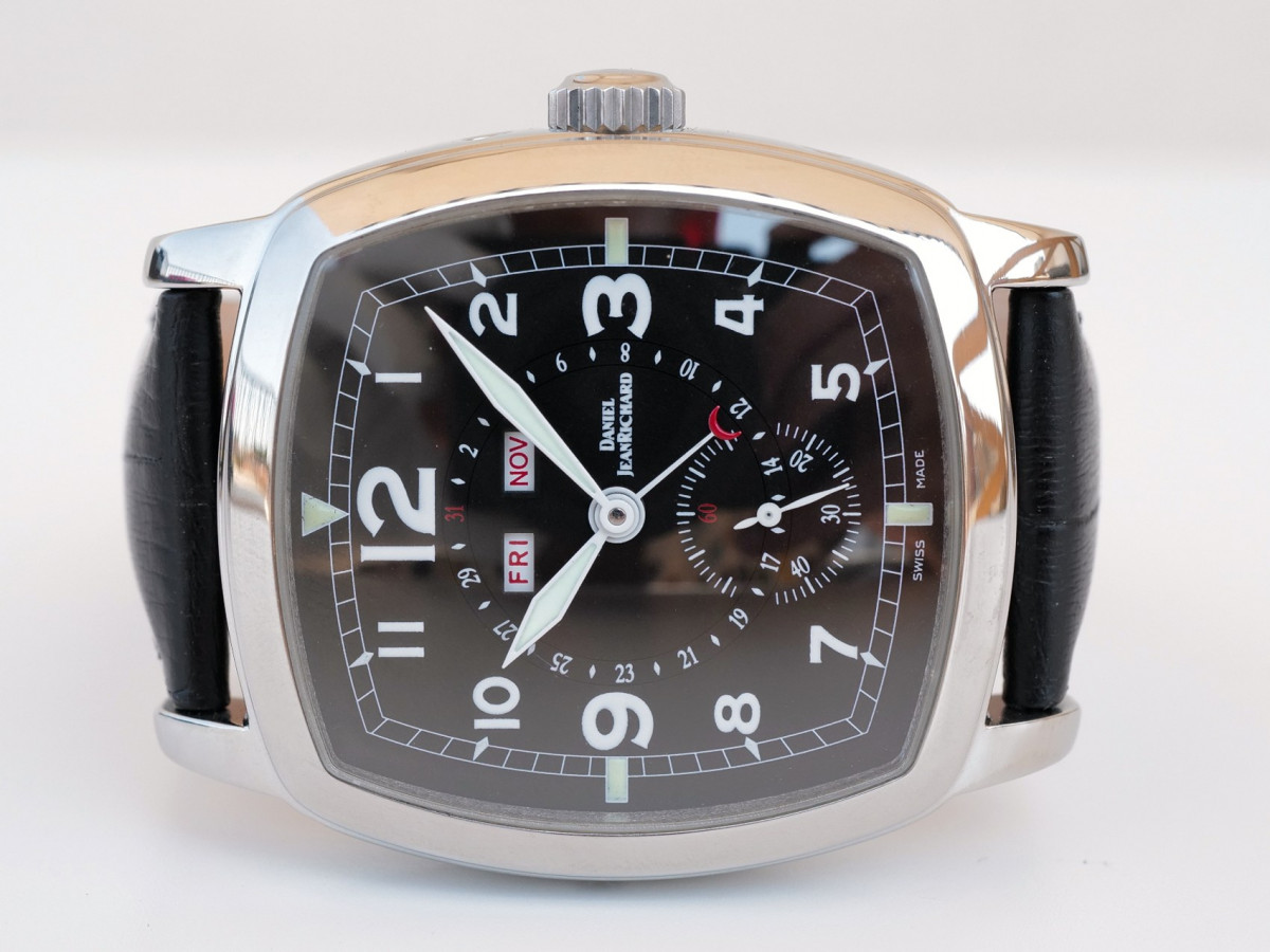 Швейцарские часы Daniel JeanRichard TV Screen Triple Calendar